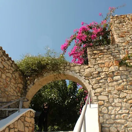 Tsivouli Oda ve Kahvaltı 4*