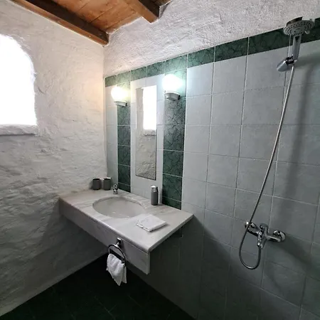 Tsivouli Oda ve Kahvaltı 4*