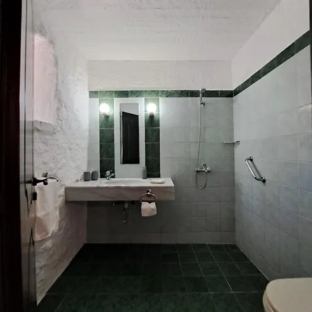 Tsivouli Oda ve Kahvaltı