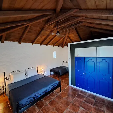Tsivouli Oda ve Kahvaltı 4*